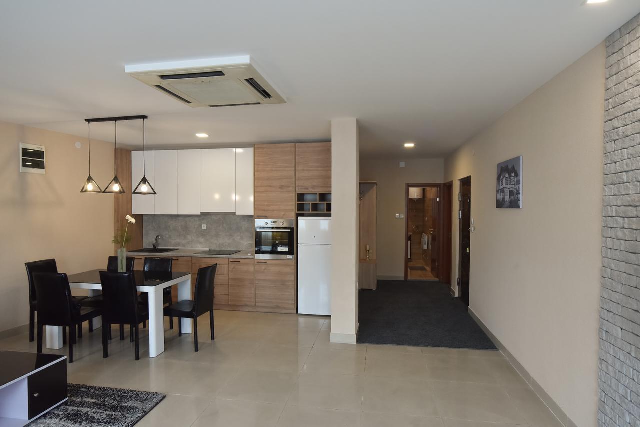 City Center Apartments Πίροτ Εξωτερικό φωτογραφία
