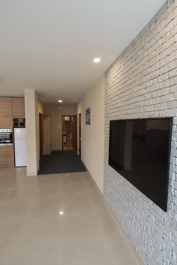 City Center Apartments Πίροτ Εξωτερικό φωτογραφία