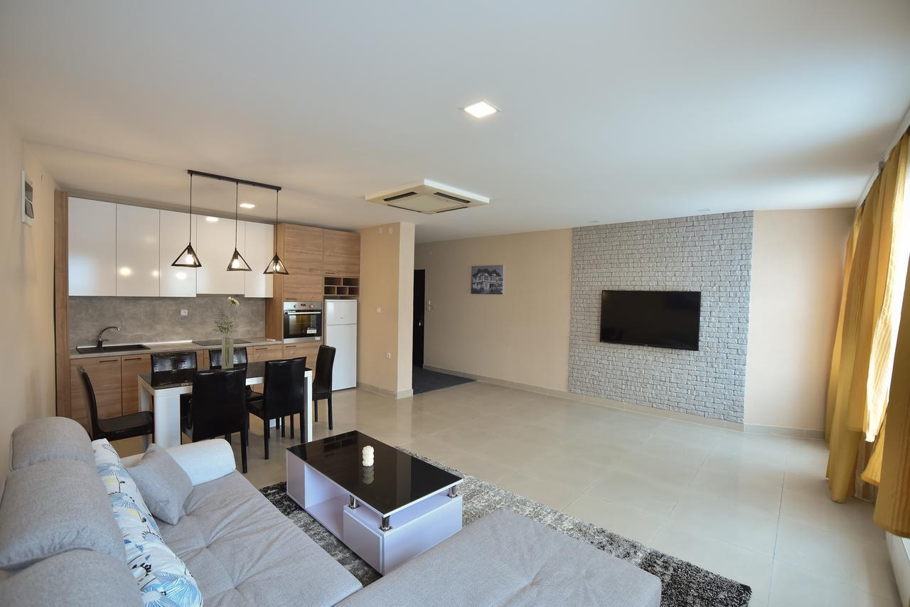 City Center Apartments Πίροτ Εξωτερικό φωτογραφία