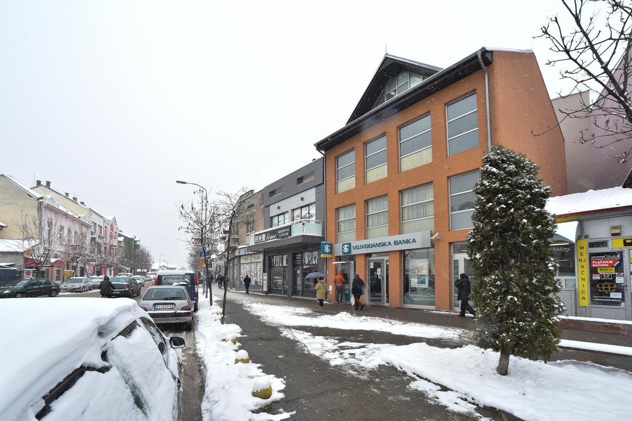 City Center Apartments Πίροτ Εξωτερικό φωτογραφία