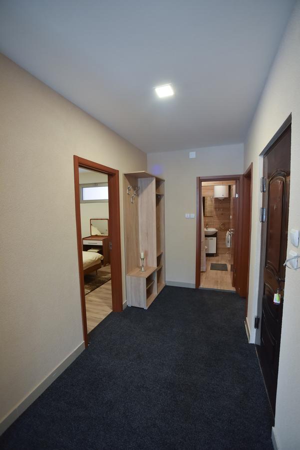City Center Apartments Πίροτ Εξωτερικό φωτογραφία