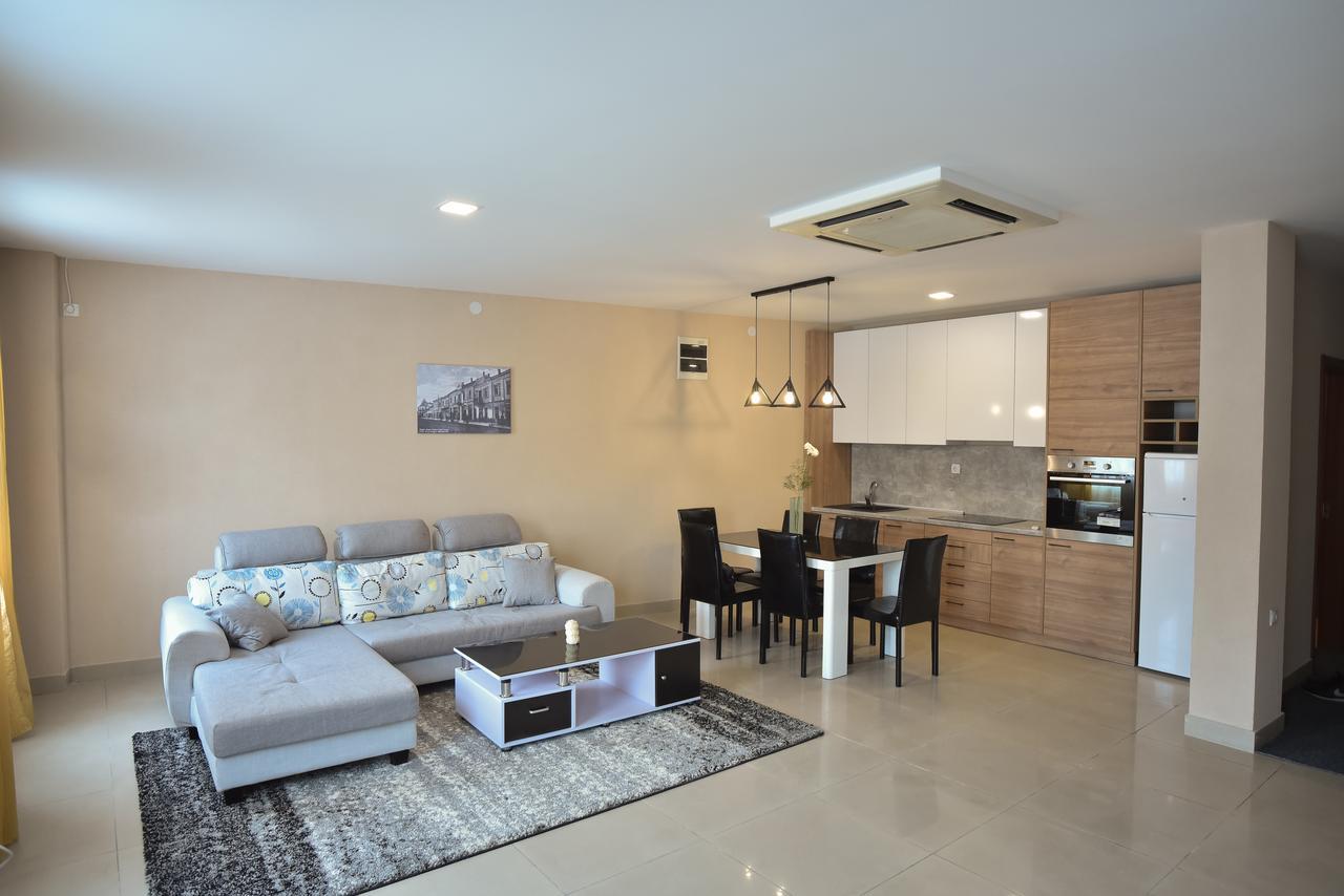 City Center Apartments Πίροτ Εξωτερικό φωτογραφία