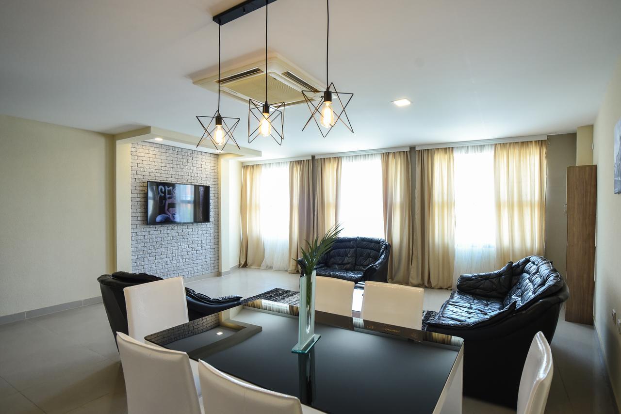 City Center Apartments Πίροτ Εξωτερικό φωτογραφία