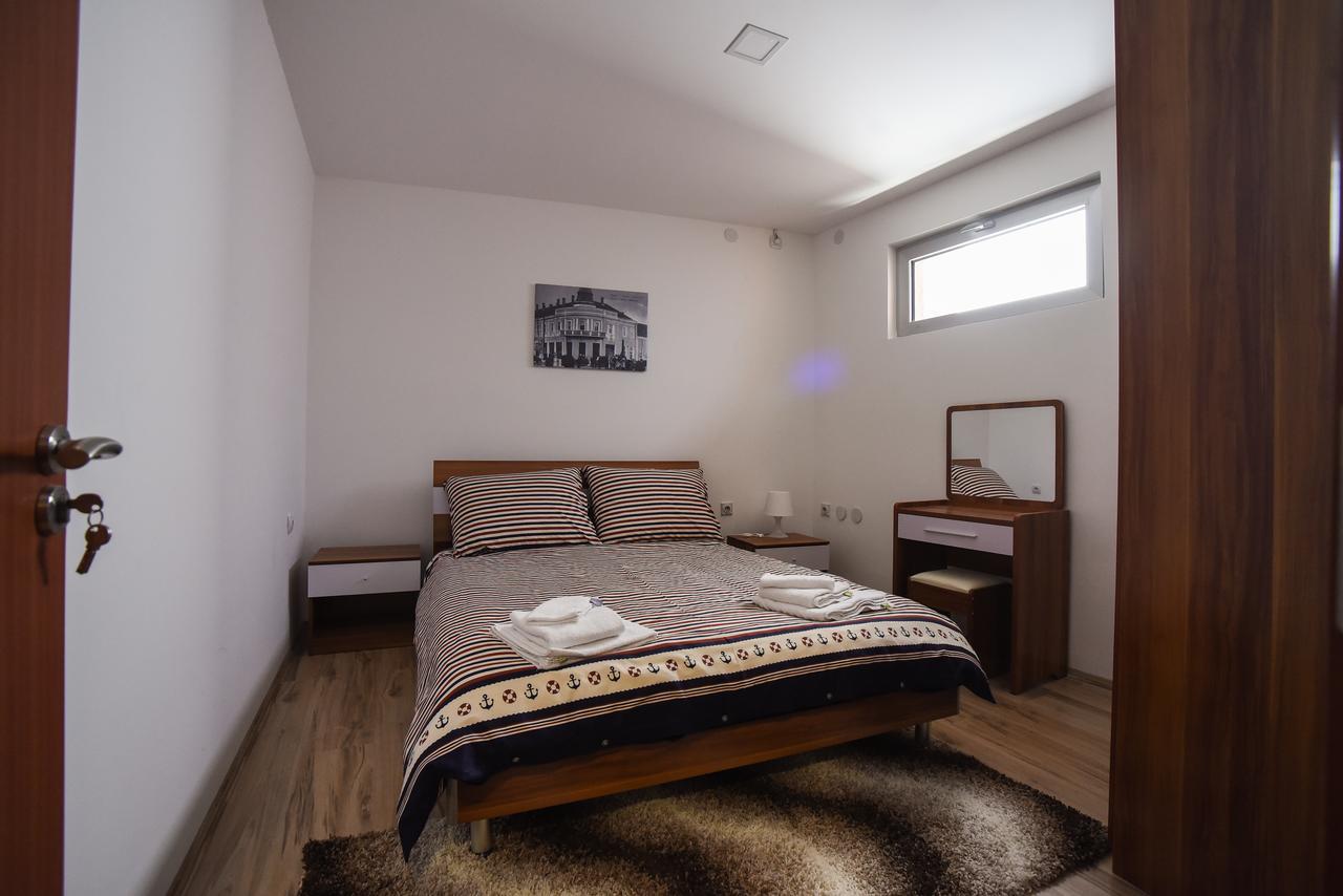 City Center Apartments Πίροτ Εξωτερικό φωτογραφία