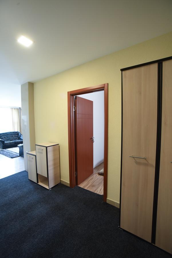 City Center Apartments Πίροτ Εξωτερικό φωτογραφία