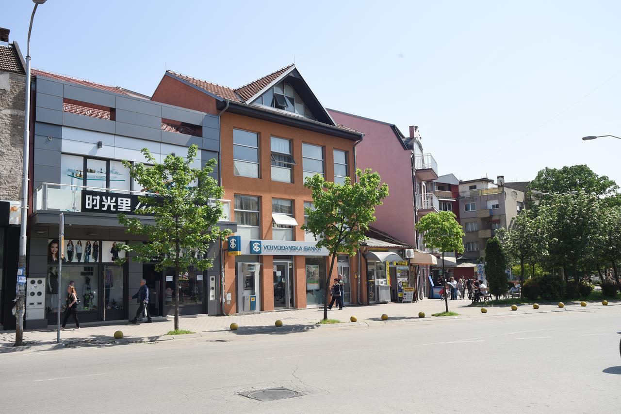 City Center Apartments Πίροτ Εξωτερικό φωτογραφία