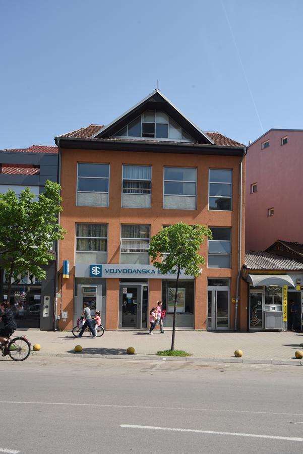 City Center Apartments Πίροτ Εξωτερικό φωτογραφία