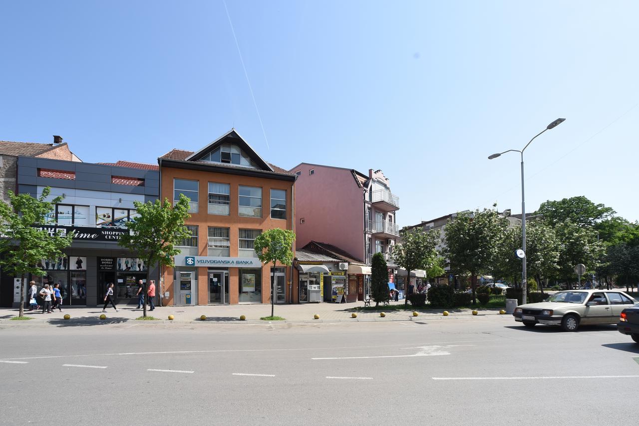 City Center Apartments Πίροτ Εξωτερικό φωτογραφία