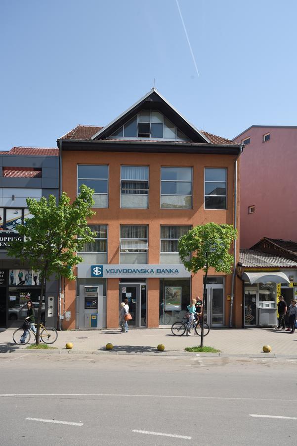 City Center Apartments Πίροτ Εξωτερικό φωτογραφία