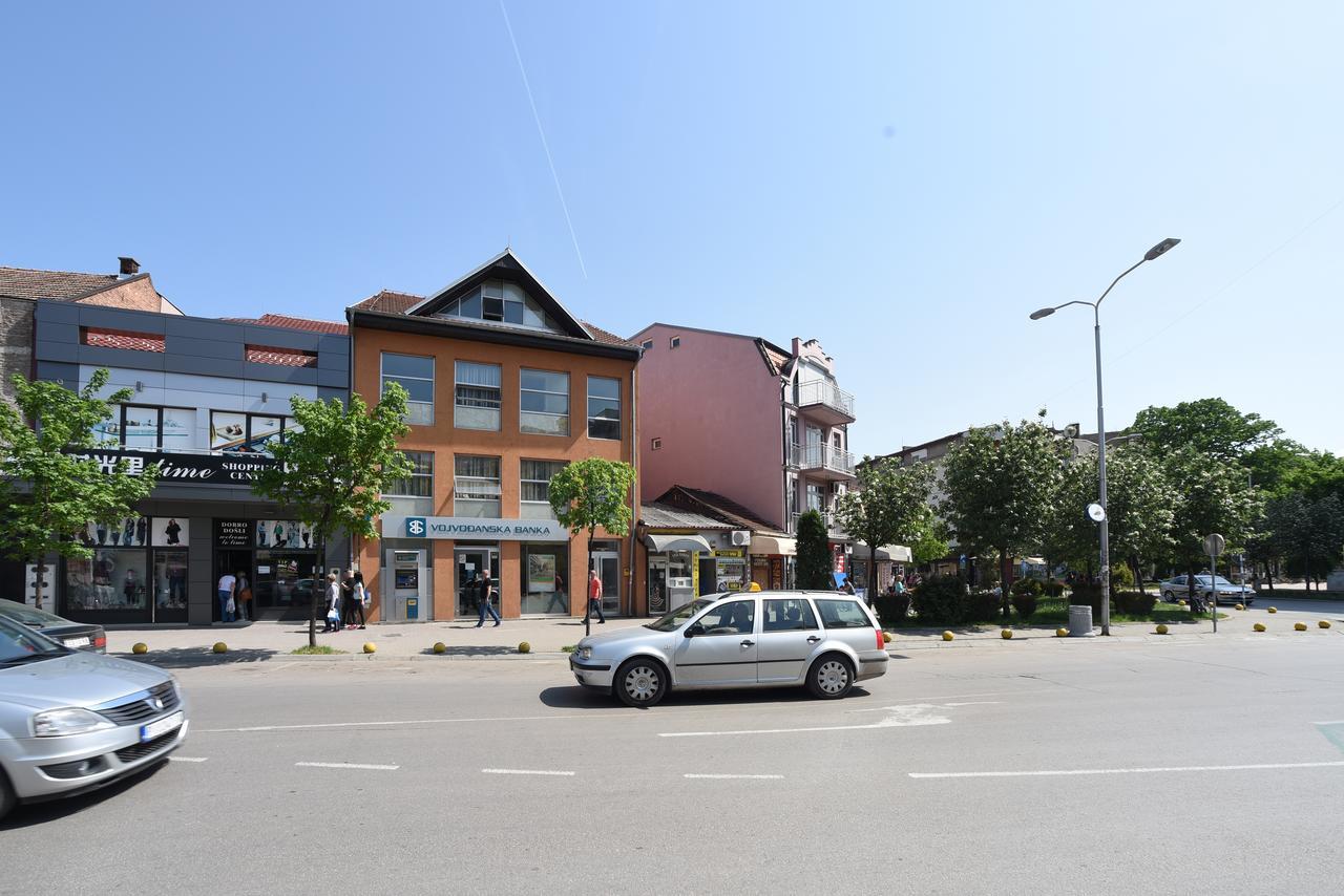 City Center Apartments Πίροτ Εξωτερικό φωτογραφία