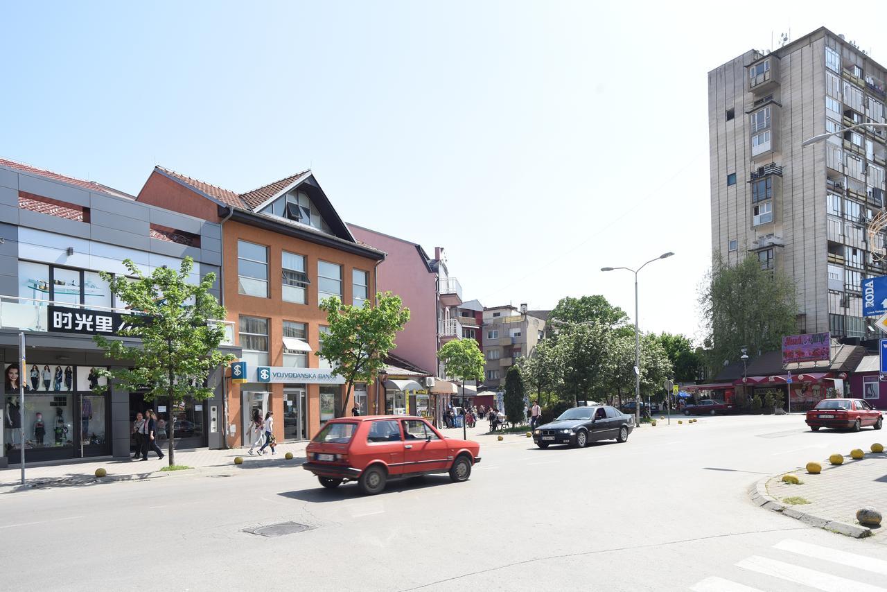 City Center Apartments Πίροτ Εξωτερικό φωτογραφία