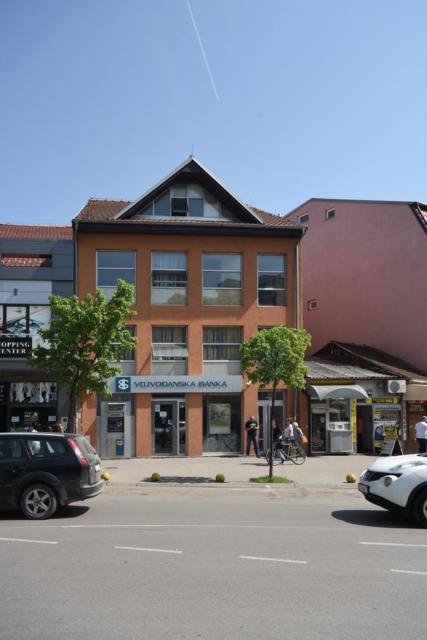 City Center Apartments Πίροτ Εξωτερικό φωτογραφία