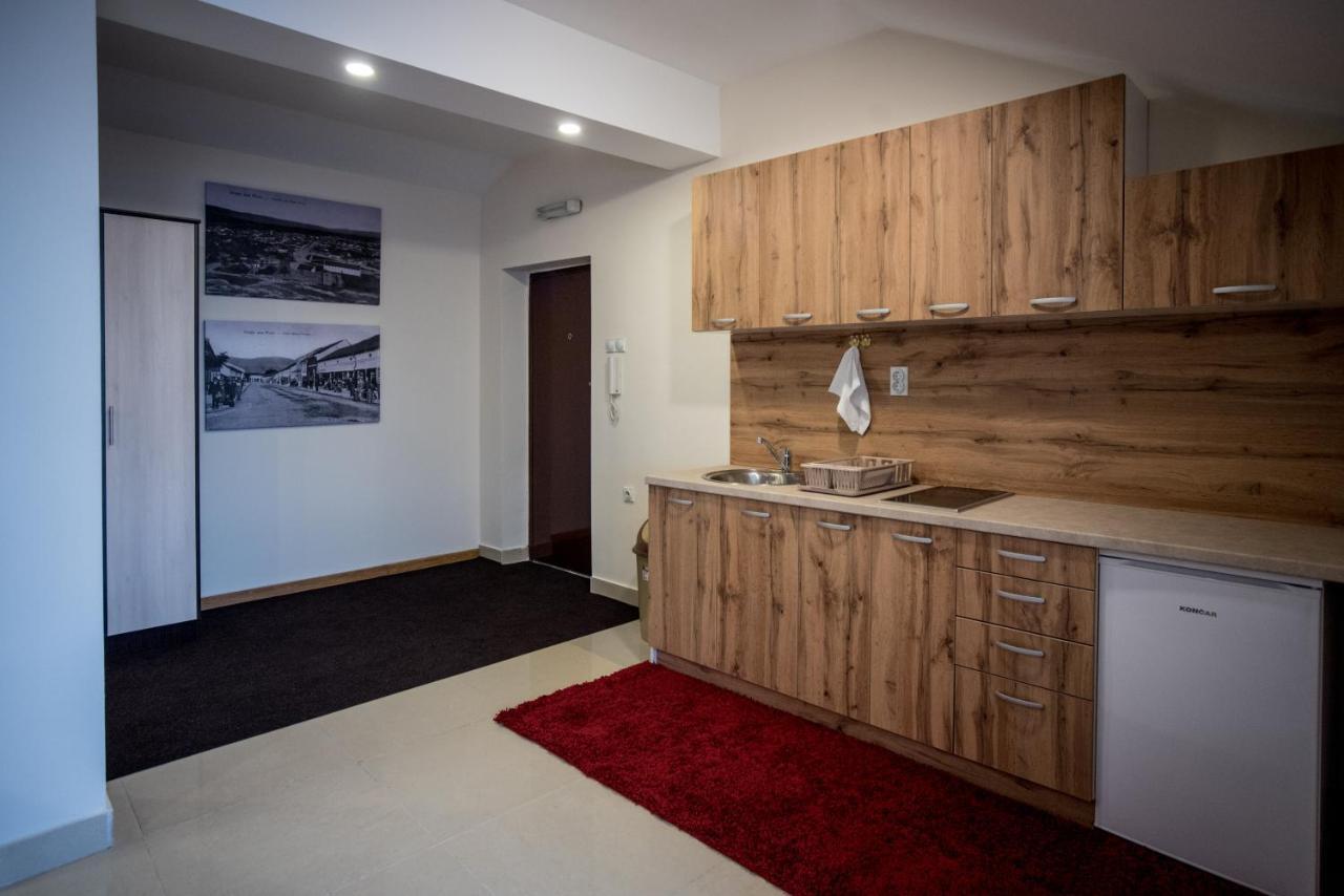 City Center Apartments Πίροτ Εξωτερικό φωτογραφία