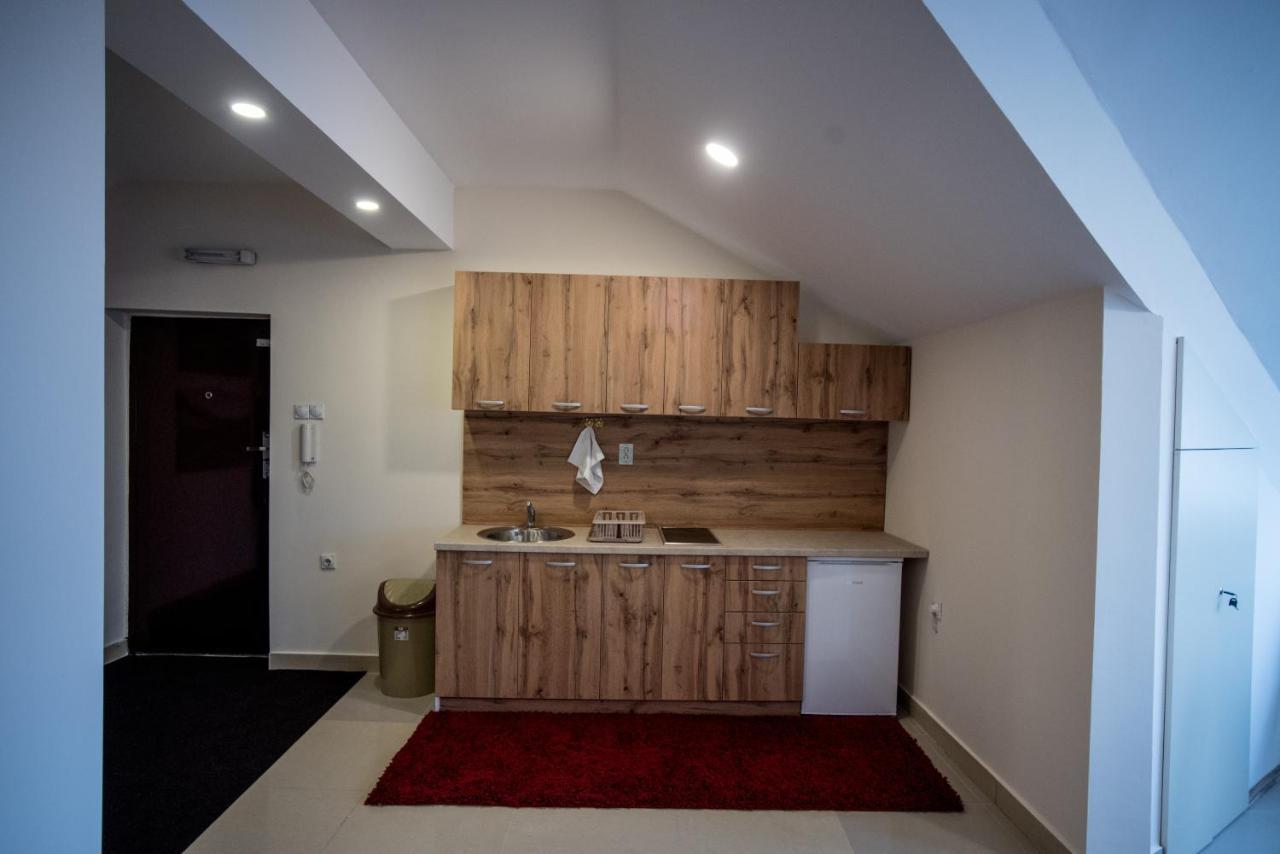 City Center Apartments Πίροτ Εξωτερικό φωτογραφία