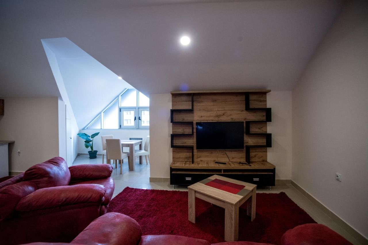 City Center Apartments Πίροτ Εξωτερικό φωτογραφία