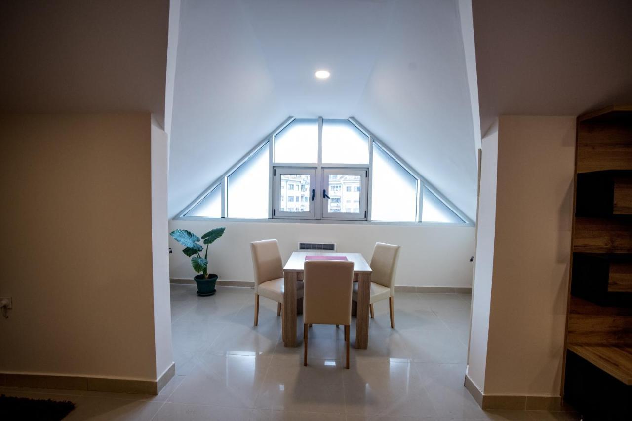 City Center Apartments Πίροτ Εξωτερικό φωτογραφία